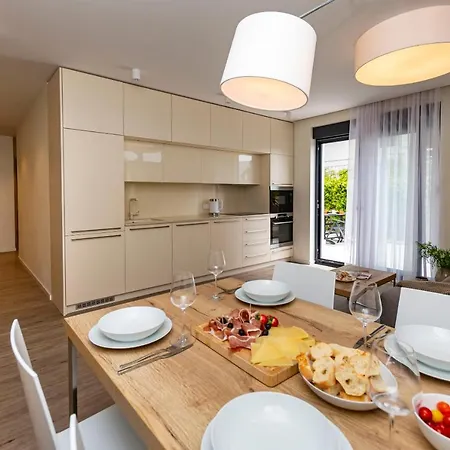 דירה Luxury Brzet