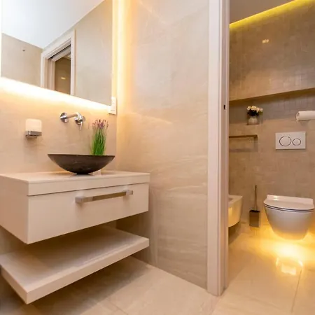Luxury Brzet דירה *